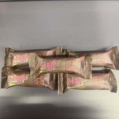 Batoniki Magija w czekoladzie z kakaowym nadzieniem, kilka sztuk obok siebie