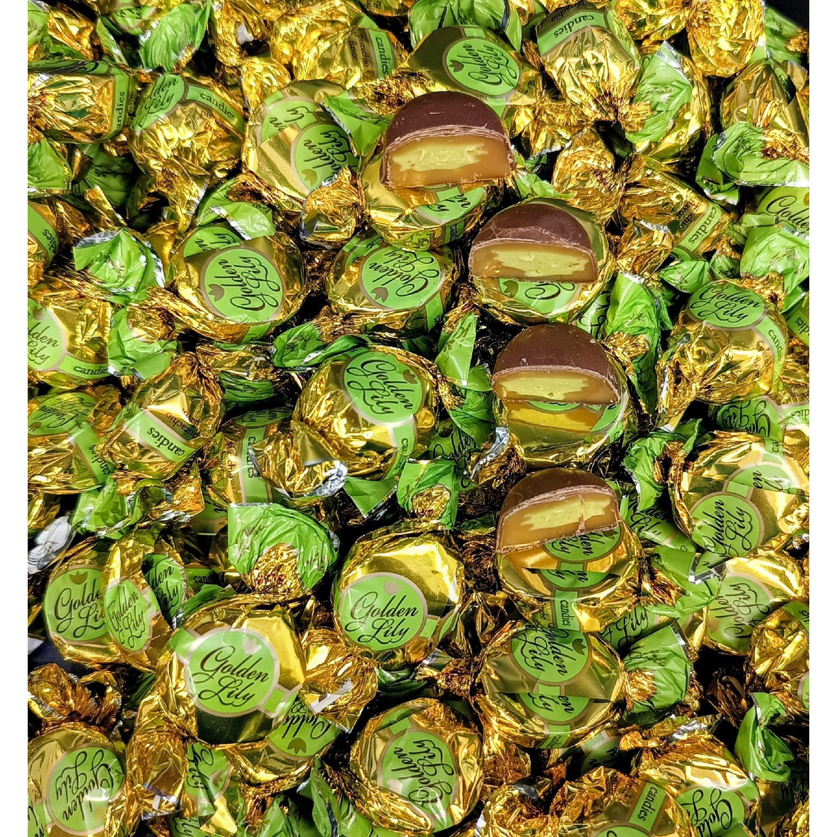 Цукерки KONTI Golden Lily зі смаком фісташки у золотисто-зелених обгортках