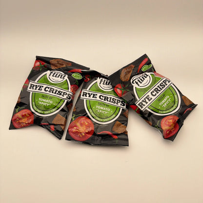 Trzy opakowania grzanek Flint Rye Crisps o smaku tomat spicy