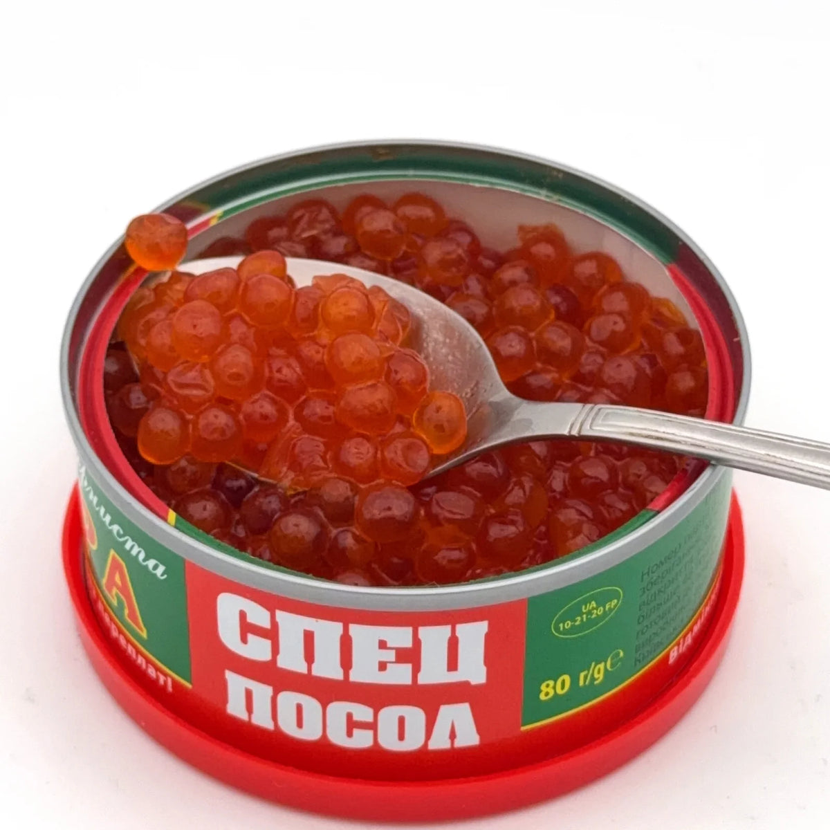 Czerwony kawior łososiowy Specposol w otwartej puszce z łyżeczką